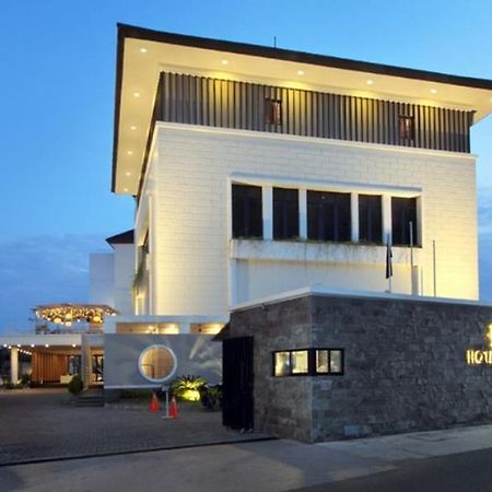 Helios Hotel & Convention Watampone Dış mekan fotoğraf